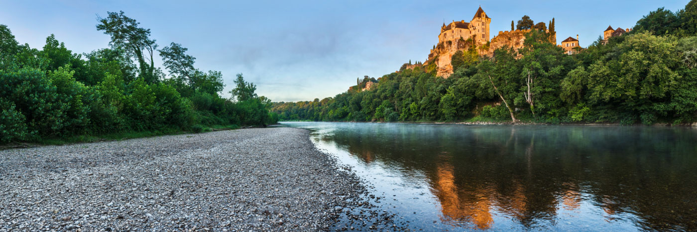 Herve Sentucq - Reflet du château de Montfort dans la Dordogne