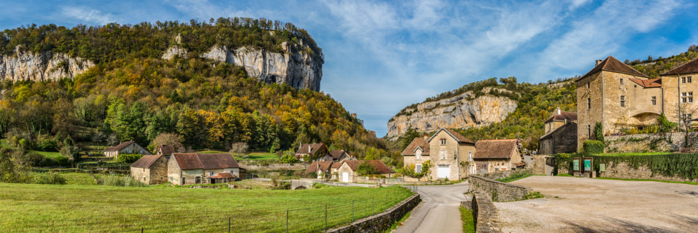 Herve Sentucq - Village et abbaye de Baume-les-Messieurs